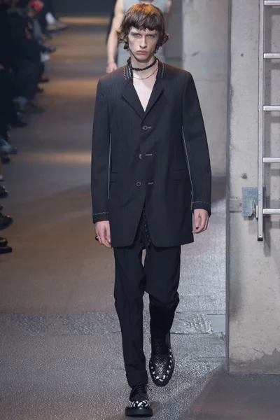 Look 2